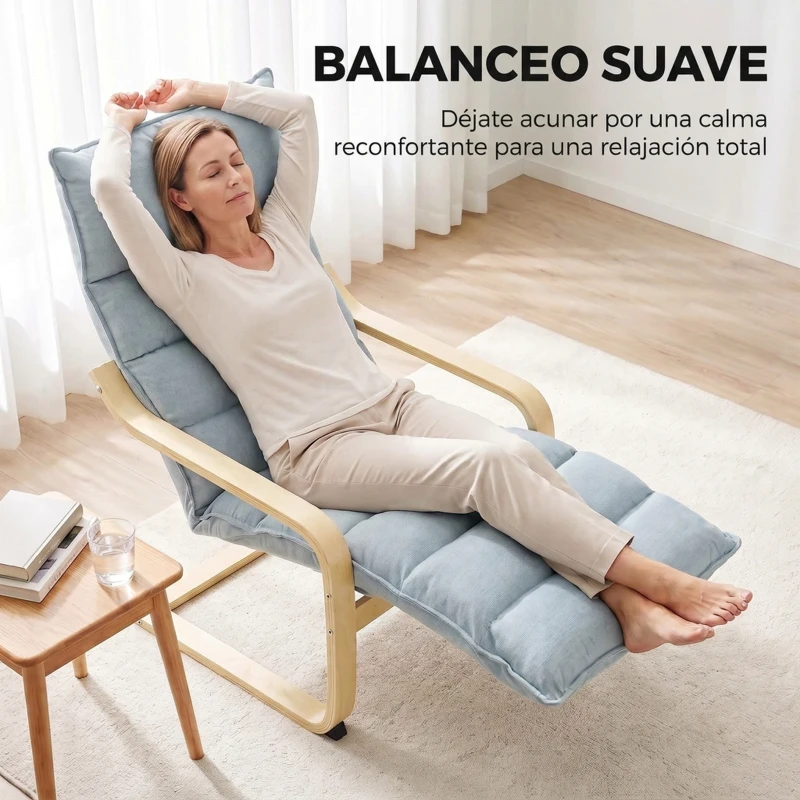 HOMCOM Butaca de Salón con Reposapiés Ajustable Tapizada en Terciopelo con Marco de Madera 67x93x105 cm Azul Claro