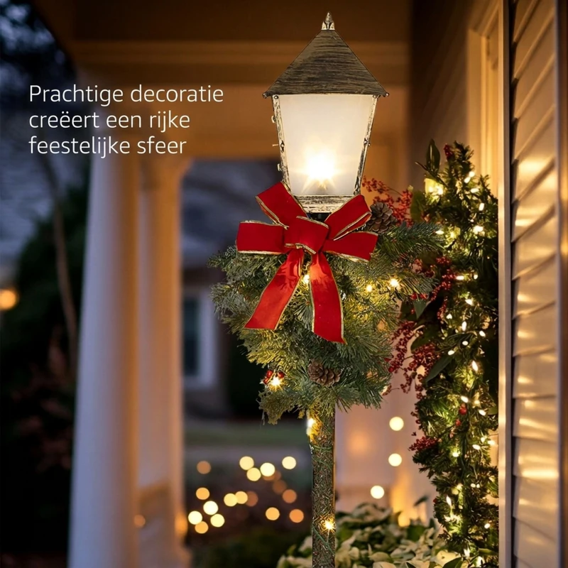 Outsunny Kerstlantaarn met Bessen, Dennenappels & Strik, LED-Lichtjes, Metalen Paal, 150 cm