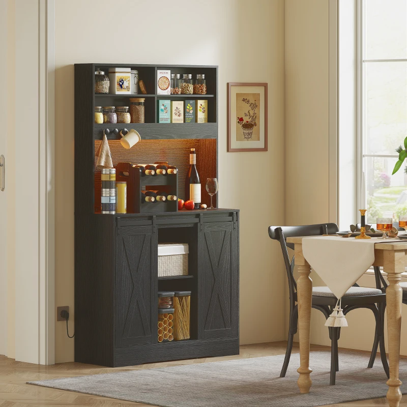 HOMCOM Credenza da Cucina Alta Stile Rustico con 2 Armadietti, Portabottiglie, Prese di Ricarica e Luci LED, Nero