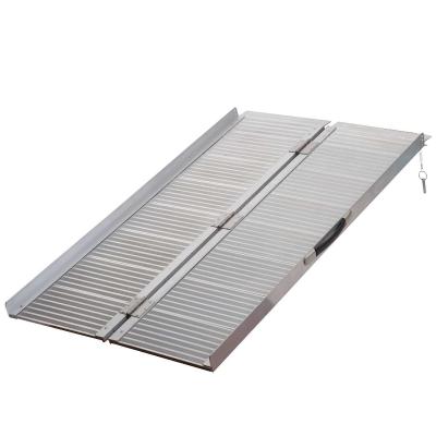 HOMCOM Folding Aluminum Ramp W/Handle for Wheelchairs/Scooters/Pet Mobility 40"