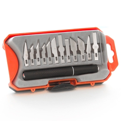 Set taglierino tagliabalza coltello + lame con custodia in plastica