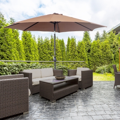 Parasol ogrodowy przeciwsłoneczny zginany z korbką ręczną stal 180/㎡ poliester brąz Outsunny