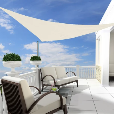 Outsunny Vela de Sombra Triangular 5x5x5 m Toldo Vela de HDPE com Proteção UV Aneis em Forma de D e Cordas para Jardim Pátio Piscina Creme