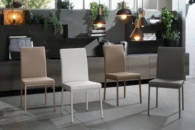 STONES Set 2 Sedie in similpelle con seduta e schienale rivestiti e gambe in metallo, 42x43x91cm, tortora