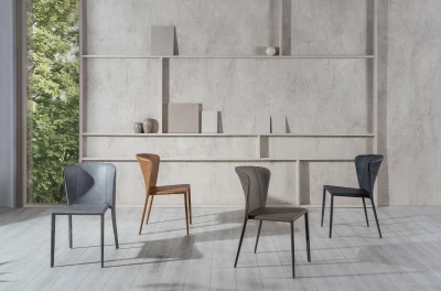 STONES Set 4 Sedie in similcuoio con seduta, schienale e gambe rivestiti in similcuoio, 49x56x82cm, grigio scuro