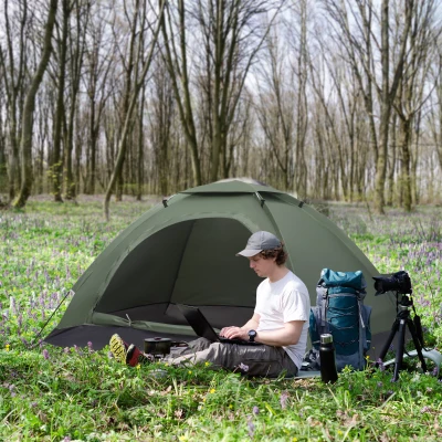 Outsunny Tenda de Campismo 2 Pessoas Dobrável com 2 Janelas de Malha Bolso Interior Bolsa de Transporte 206x152x110 cm Verde