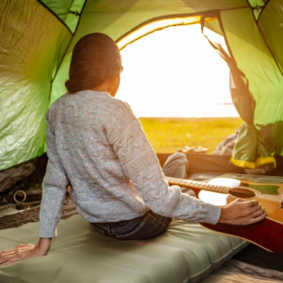 Outsunny Kampeermat Campingmat, Opblaasbaar Luchtbed met Voetpomp, Draagvermogen tot 80 kg, Groen