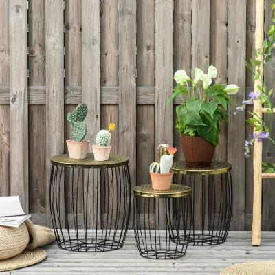 Outsunny Conjunto de 3 Mesas de Jardim Empilháveis Mesas Auxiliares Redondas com Estrutura Metálica e Tampo Imitação Vime Preto