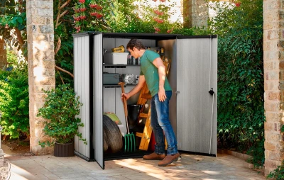 Keter Porta Attrezzi da Giardino High Store+, 1400L, Effetto Legno Spazzolato, Grigio, 140x73,6x170,4H cm