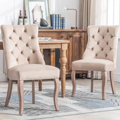 Set aus 2 gepolsterten Esszimmerstühlen mit Knopfheftung, Samtoptik, Beige