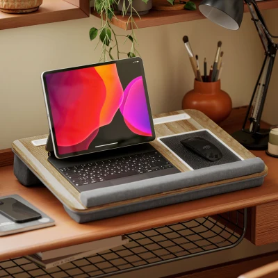 HOMCOM Supporto Laptop da 15.6" Tappetino Mouse Porta Smartphone
