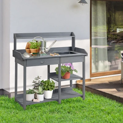 Outsunny Pflanztisch mit vielen Einrichtungen, Gartentisch mit Schublade, 3 Regalen, Spülbecken, 3 Haken - Holz-Pflanztisch aus vorgeölter Tanne in Grau