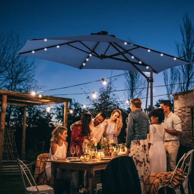 Outsunny Parasol de Jardin, Parasol Déporté, LED Solaires, Module Solaire, Résistant aux Intempéries, incl. Housse de Protection, Ø290 x 260 cm, Bleu foncé