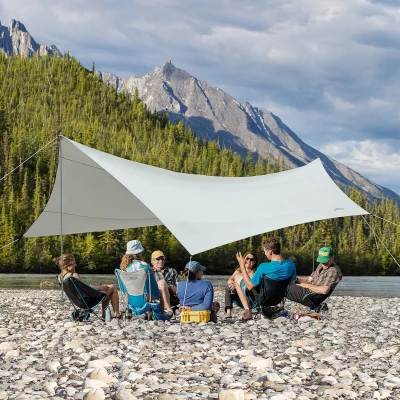 Outsunny Regenschutzplane Sonnensegel Campingplane 5,55L x 5,5B m mit Zwei Hardcore Polyestergewebe High-Density 190T wasserdicht UV-beständig Leicht und Einfach zu Transportieren Grau