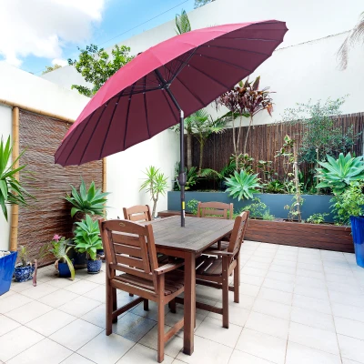 Outsunny Garten Sonnenschirm Neigbarer Sonnenschirm rund mit 24 Fiberglasstreben Kurbel Aluminium Glasfaser Polyester Durchmesser 2,60 m Farbe Rot
