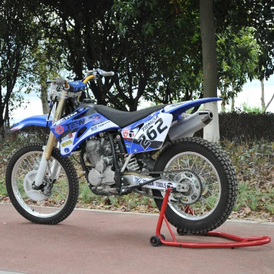 HOMCOM Hintere Motorradständer Radheber hinten auf Rollen mit Gummiaufsätzen rot und schwarz