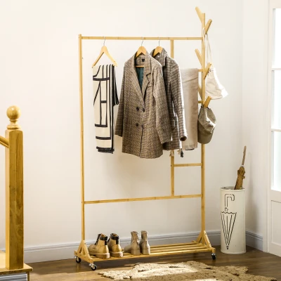 HOMCOM Garderobe aus Bambus, Kleiderhaken, Kleiderstange, Hosenständer, 1 Ablage, 4 Rollen, Natur