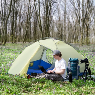 Outsunny Camping Zelt 2 Personen Zelt Kuppelzelt Kunstleder3000mm einfache Einrichtung für Trekking Festival leicht Aluminium Nylon Cremeweiß 230 x 140 x 110 cm