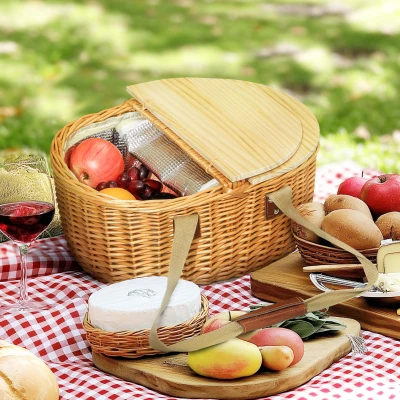 Outsunny Wicker Picnic Basket for 2 with Cooler Light Brown