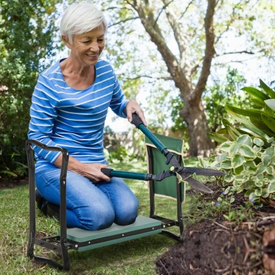 Outsunny Inginocchiatoio da giardino 58cmx28cmx49cm verde e nero