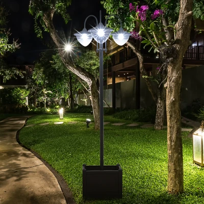 Outsunny Lampione Luce Solare 60 cm x 55cm x189 cm Nero