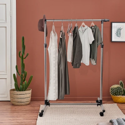 HOMCOM Charriot com Altura Ajustável Cabideiro com Rodas para Roupas Aço Inoxidável 86-160x45x95-170cm Prata e Preto