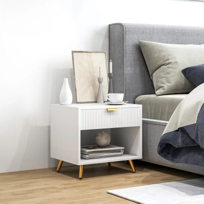 HOMCOM Mesa de Cabeceira Moderna com Gaveta Puxador Dourado e Compartimento Aberto 50x40x47 cm Branco