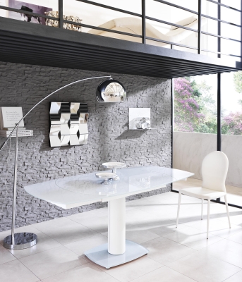 E-STYLO Tavolo allungabile con top in vetro temperato e base in metallo rivestita in similpelle, 90x120/180cm, bianco