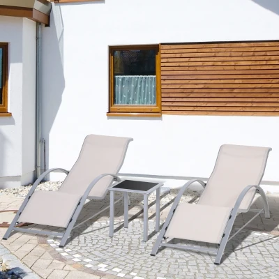 Outsunny Set de 2 Tumbonas Jardín Exterior con Mesa Auxiliar de Vidrio Templado Tumbonas con Respaldo Reposabrazos para Patio Piscina Terraza Exterior Beige