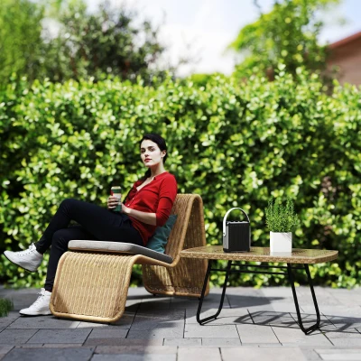 Outsunny Polyrattan Gartentisch, 90 x 50 x 45 cm, UV-beständig Beistelltisch mit Glasplatte Naturholz