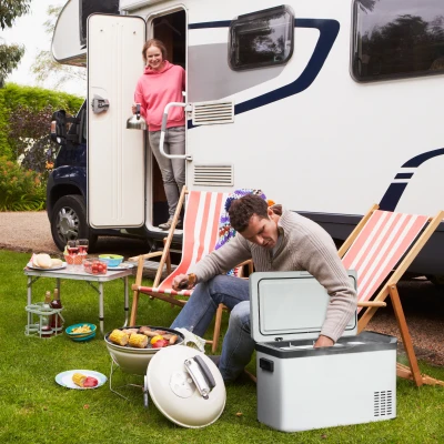 Outsunny Frigorifero portatile a compressore 61x32x40cm Bianco