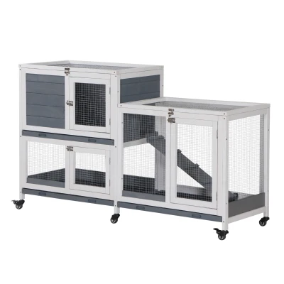 PawHut Coelheira de Madeira com Rodas 147×45,5×88,5cm Gaiola para Coelhos de 2 Níveis com Teto Abatível 2 Cercados de Metal 3 Bandejas Removíveis 3 Portas com Trava e Rampa Cinza