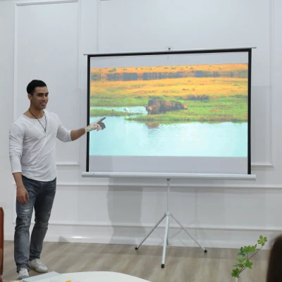 HOMCOM Tela de Projeção Dobrável 84 Polegadas Formato 4:3 com Altura Ajustável para Cinema em Casa Apresentações 180x203 cm Branco