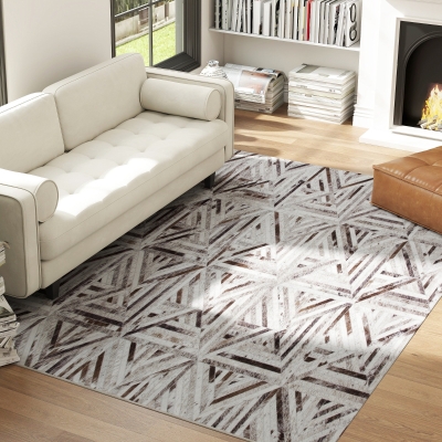 HOMCOM Modern Chenille Rug Triangle Pattern 290x200cm Brown