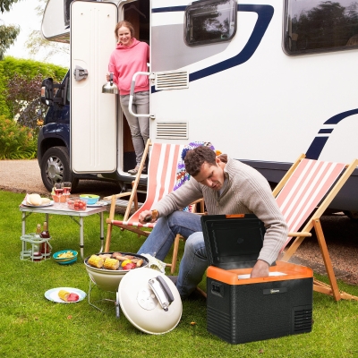 Outsunny Răcitor electric portabil 40L, frigider congelator cu mânere, 58,7L x 36,5l x 43,8Î cm portocaliu și negru