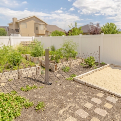 Outsunny Hek Voortuin Flexibel Breedte Scharend Hekwerk 300 Cm Tuin Afscheiding, Bruin