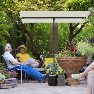 Outsunny Sombrilla 180 Grados Giratoria Altura Ajustable Parasol de Jardín con Mástil de Aluminio 150x205cm Beige