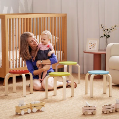 HOMCOM 4 Scaune de Bucătărie Empilabile cu tampoane de picior din fetru, Lemn stratificat de mesteacăn, lăcuit, Multicolor