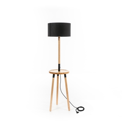 E-STYLO Lampada da terra con base in legno e paralume nero, dotata di piano d'appoggio integrato per offrire la massima praticità, 40cm X 40cm H. 135cm