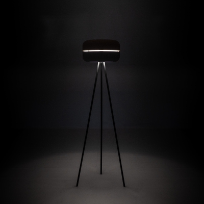 E-STYLO Lampada da terra con paralume bicolore e base a treppiede, ideale per aggiungere un tocco moderno e creativo a qualsiasi ambiente, 35cm X 35cm H. 140cm