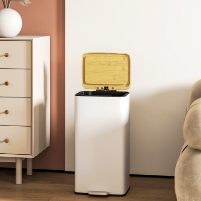 HOMCOM Balde de Lixo de Cozinha com Pedal 20L Tampa de Bambu com Fecho Suave 29,5x29,5x56,8 cm Branco e Madeira