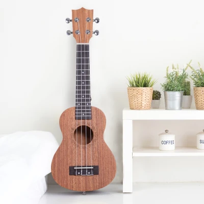 HOMCOM Ukelele Soprano para Principiantes con 4 Cuerdas de Nylon Ajustables Juguete educativo 53x17,5x6,2cm Madera
