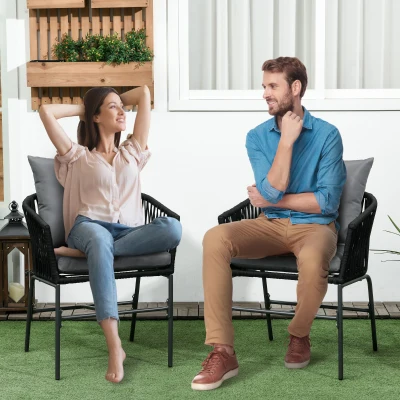 Outsunny Cadeiras para exterior, conjunto de 2, design boho, almofada de assento e encosto, concha de assento confortável, estrutura metálica, Preto