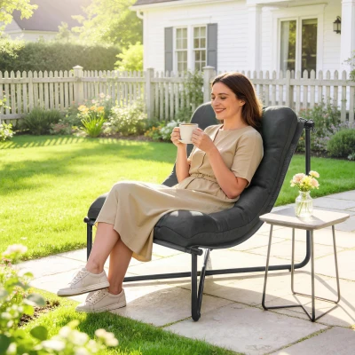 Outsunny Lounge stoel Outdoor ergonomische tuinstoel met huidvriendelijk kussen Brede zit Stalen frame Donkergrijs