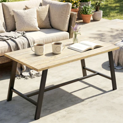 Outsunny Mesa baja de exterior, mesa auxiliar rectangular de metal con tablero efecto madera, 100 x 55 cm, Marrón