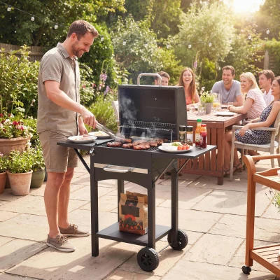 Outsunny Grill węglowy z pokrywą, BBQ Smoker z 2 bocznymi stolikami, dużą powierzchnią grillową, rusztem, termometrem i kółkami