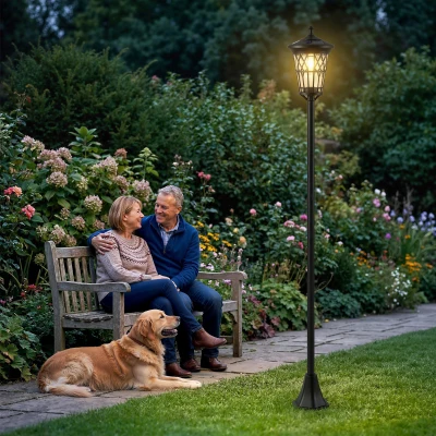 Outsunny Set mit 2 Solar-Gartenleuchten, verstellbare Höhe, 2 Helligkeitsstufen, IP44 wasserfest, für Terrasse, Patio, Schwarz