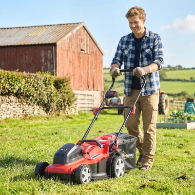 Outsunny Mașină de tuns iarbă electrică 800 W cu lățime de tăiere 40 cm, coș 45L, afișaj baterie, protecție la suprasarcină, 7 trepte de tăiere