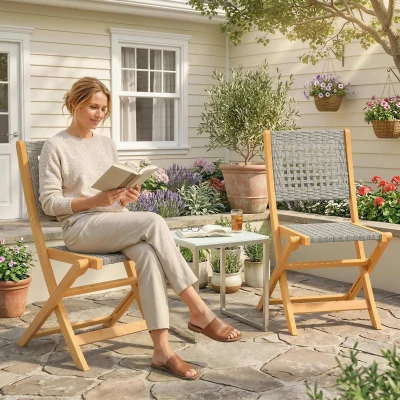 Outsunny Cadeiras de Jardim 2 Peças Cadeira Dobrável com Assento Respirável Altura Confortável em Madeira Maciça & Polyrattan