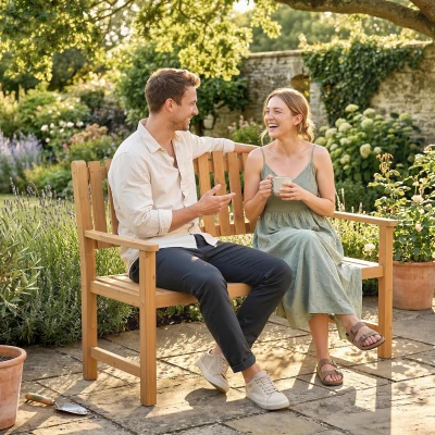 Outsunny 2-zits Tuinbank Weerbestendige Houten Bank met Lattendesign en Armleuningen, Zitbank tot 320 kg, 112 x 64 x 92 cm, Natuurhout